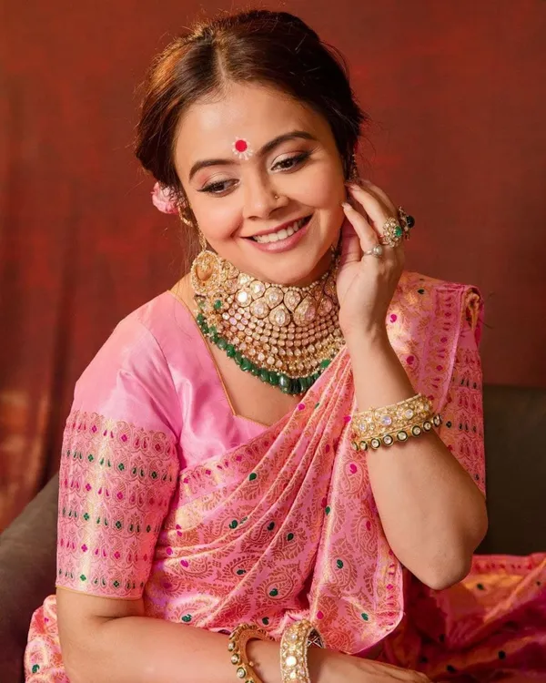 Pink_Embellished_Banarasi_Jacquard_Saree